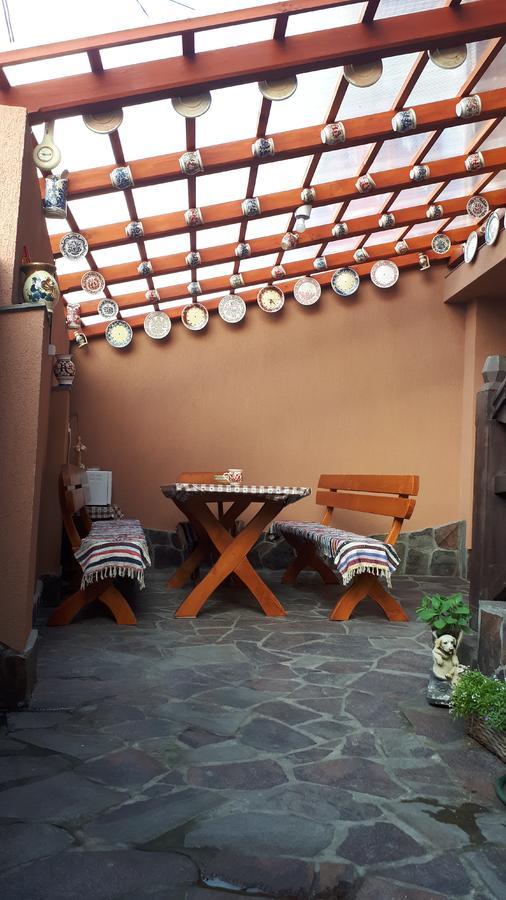 Loerincz Vendeghaz Hotel Corund  Exterior photo